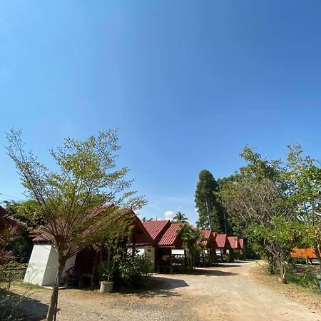 Baan Suan Sukjai Resort Chaiyaphum Extérieur photo