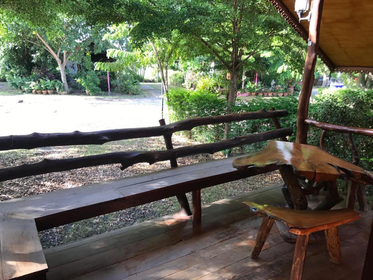Baan Suan Sukjai Resort Chaiyaphum Extérieur photo