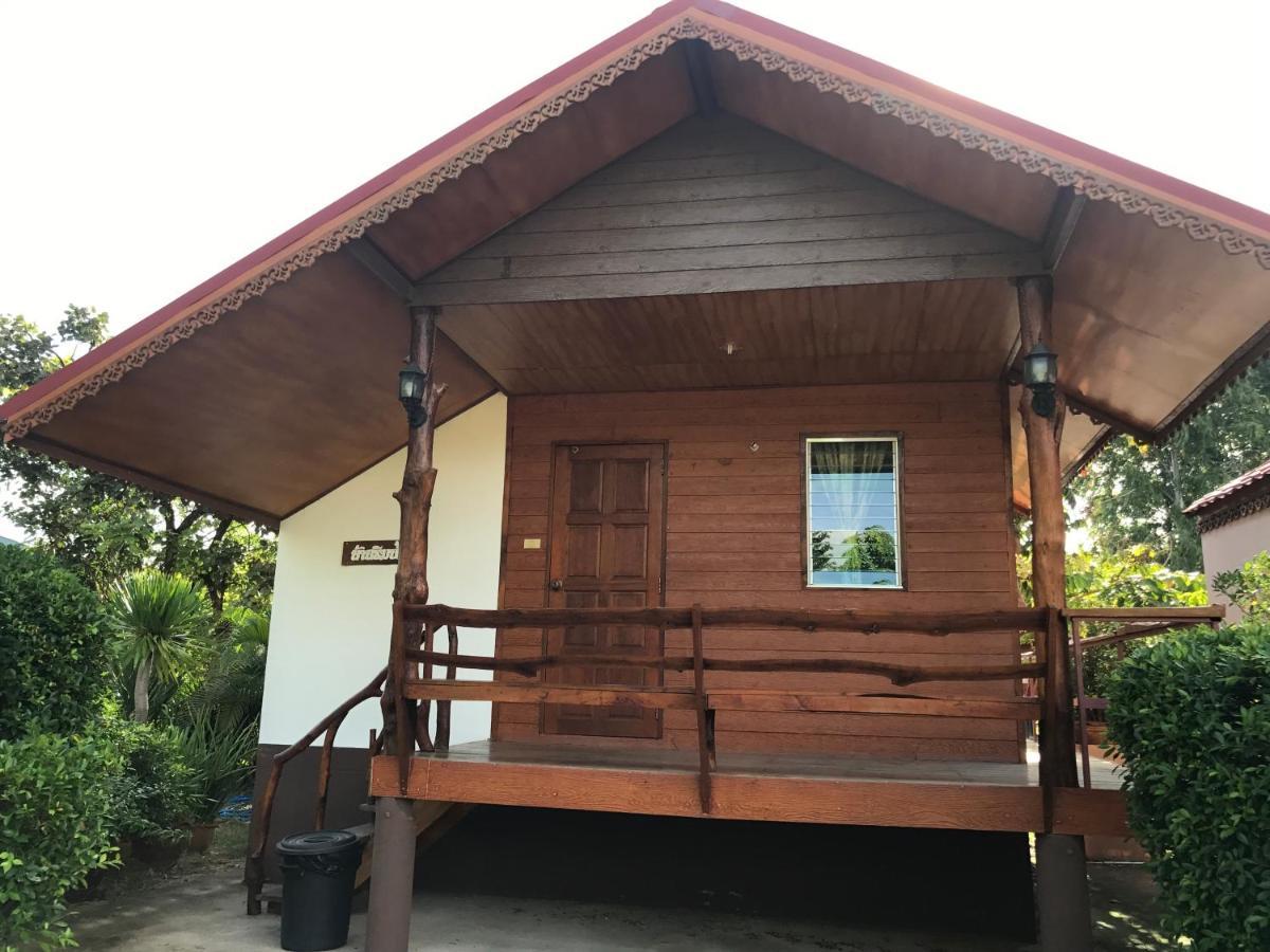 Baan Suan Sukjai Resort Chaiyaphum Extérieur photo