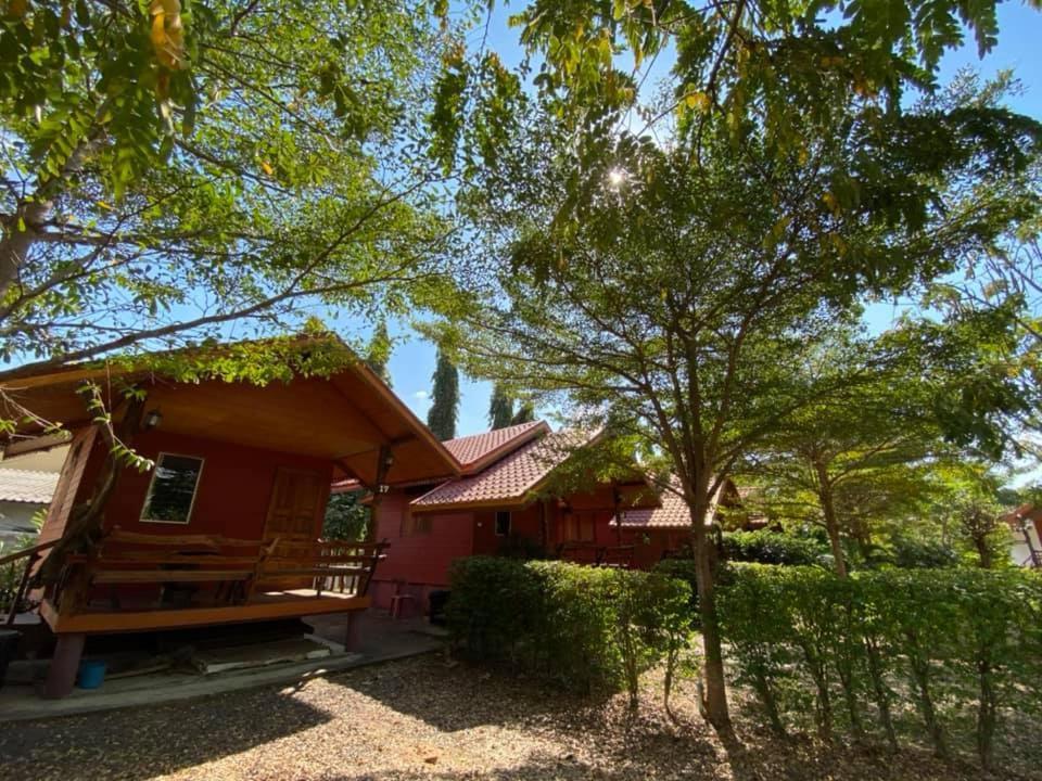Baan Suan Sukjai Resort Chaiyaphum Extérieur photo
